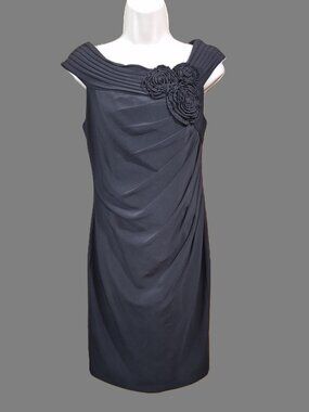 Adrianna Papell Black Dress Sleeveless Pleating Lines Evening Size 6